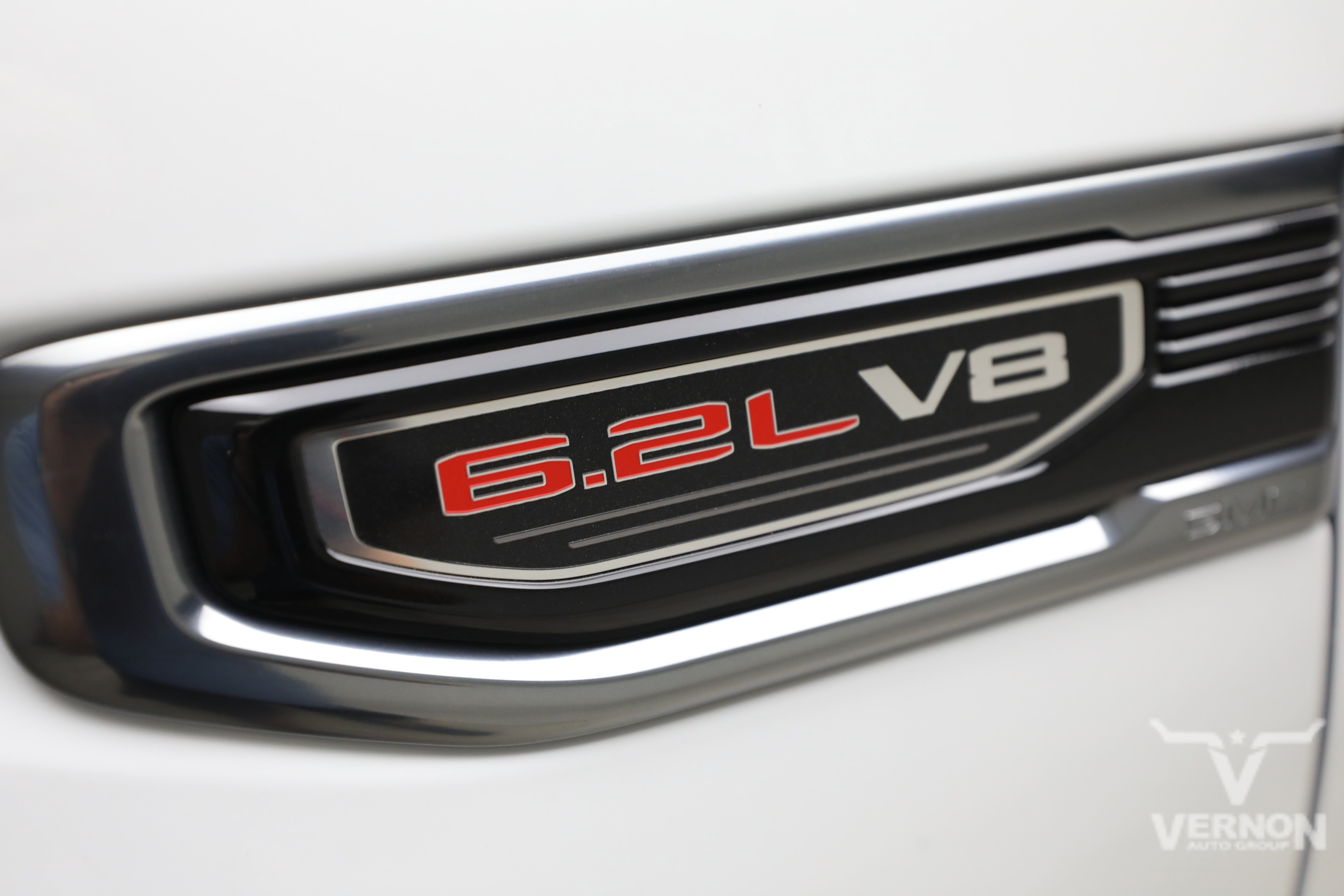 New 2026 Summit White GMC N image 35