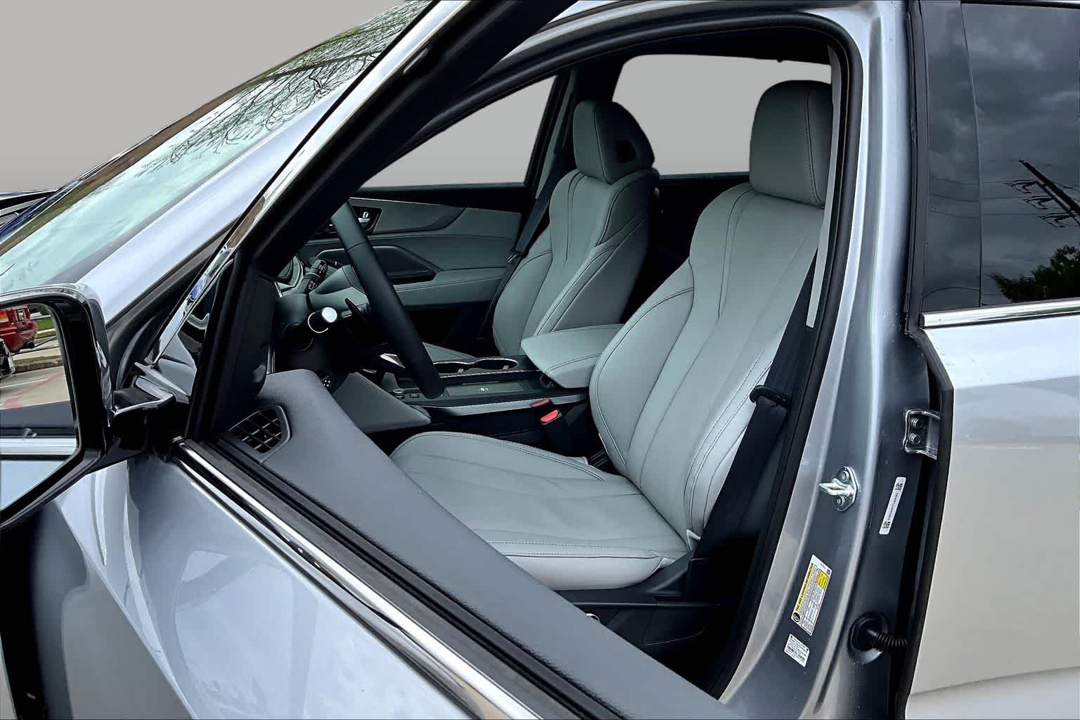 New 2026 Solar Silver Metallic Acura w/Technology Package image 18