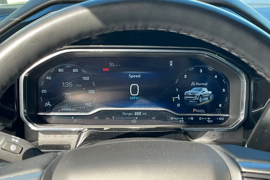 Used 2025 White Chevrolet LT image 33