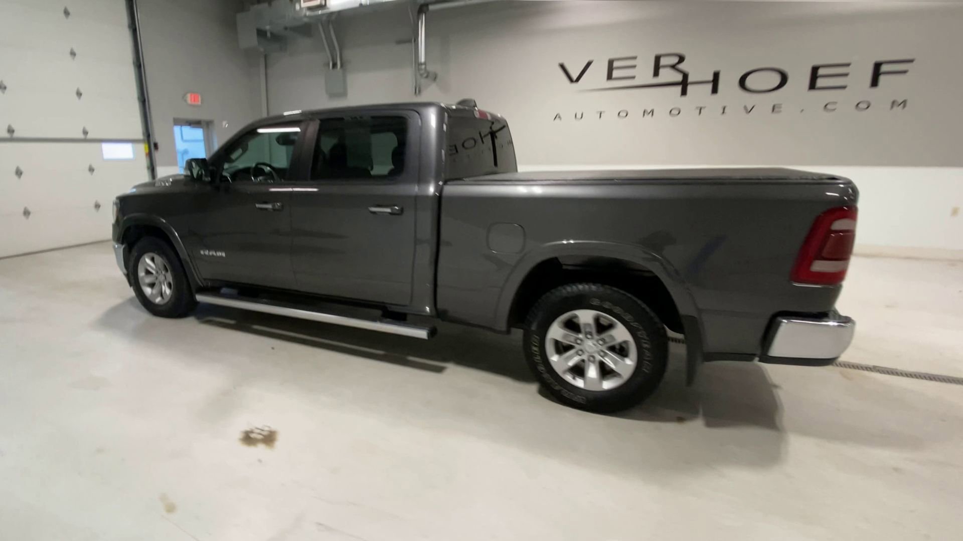 Used 2020 Granite Crystal Metallic Clearcoat  Ram Laramie image 6