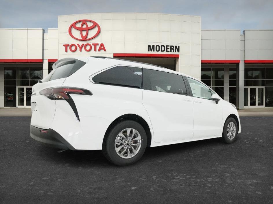 New 2026 Ice Cap Toyota LE image 7