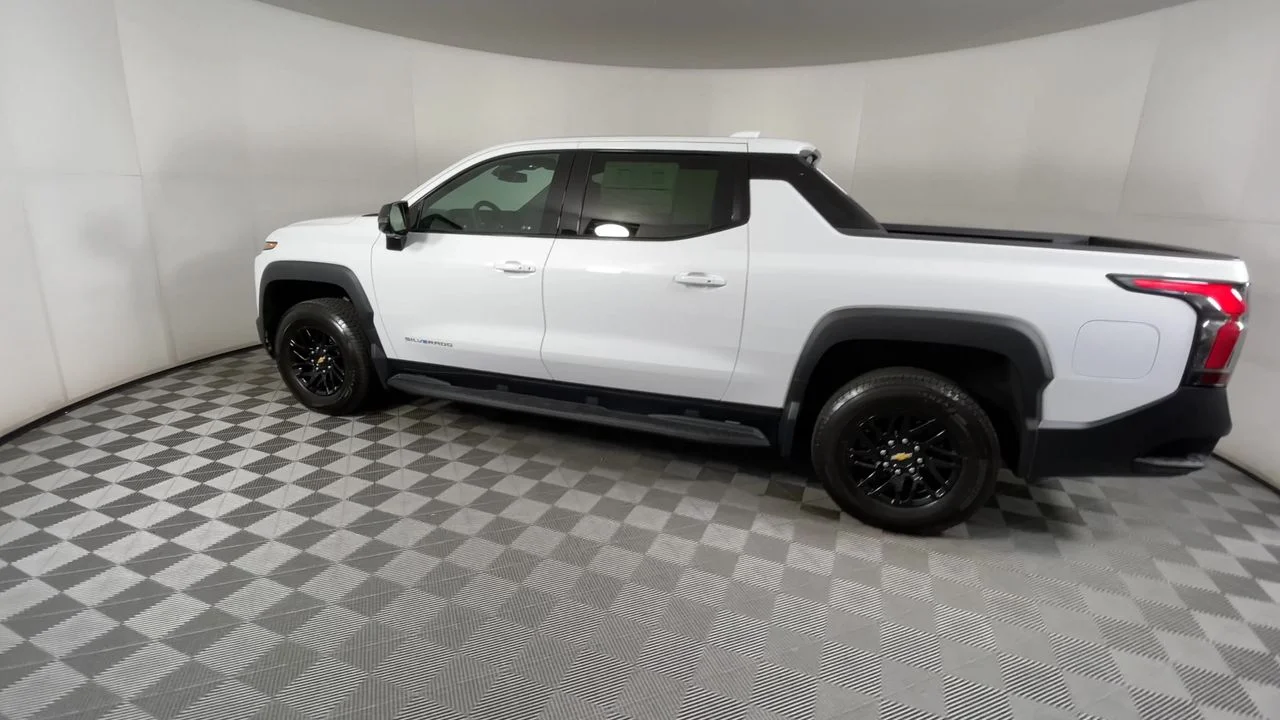 2025 Chevrolet Silverado EV LT - Photo 66