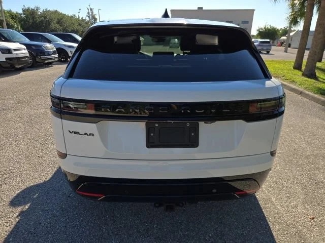 Used 2025 White Land Rover Dynamic SE image 4