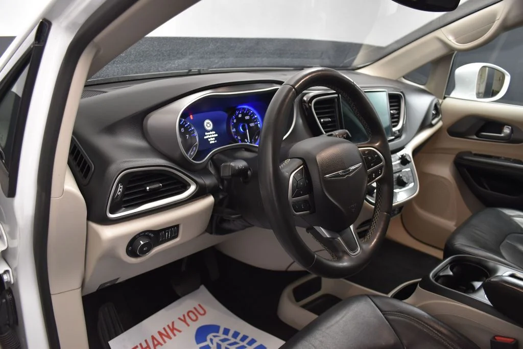 Used 2022 White Chrysler Touring L image 14