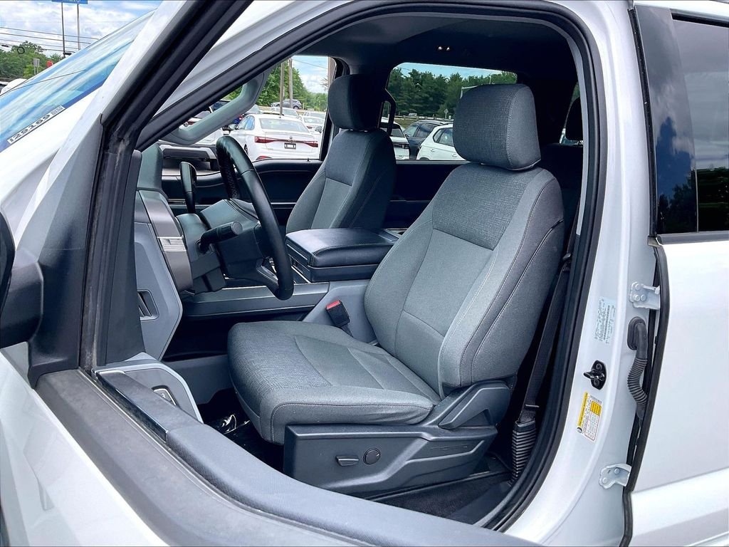 Used 2024 Oxford White Ford XLT image 9