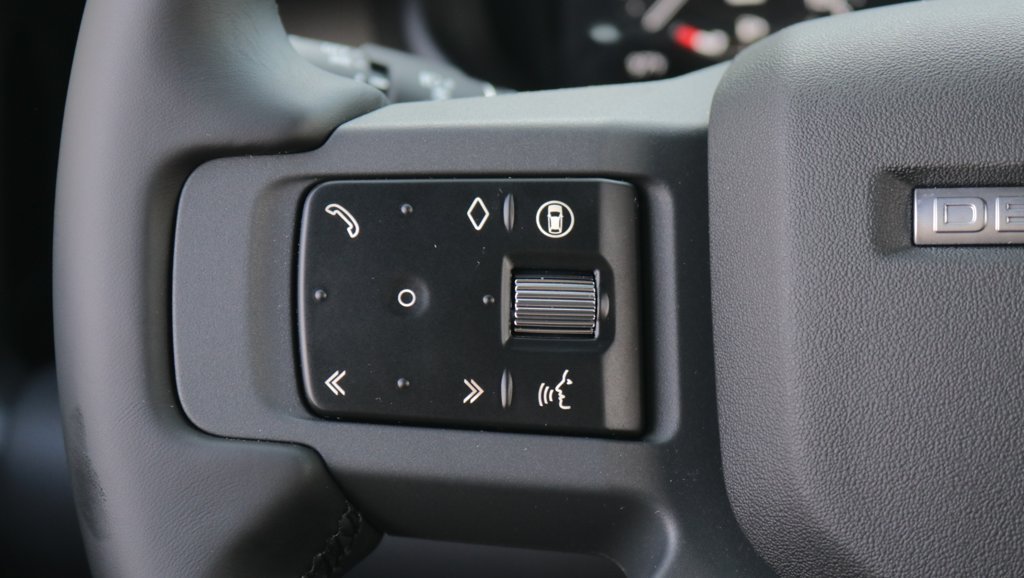 New 2026 Fuji White LAND ROVER X-Dynamic SE image 19