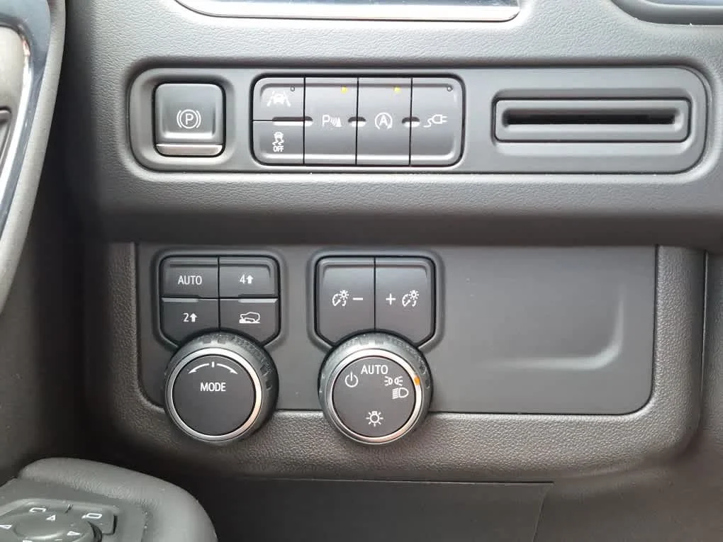 Used 2022 Summit White Chevrolet LT image 20