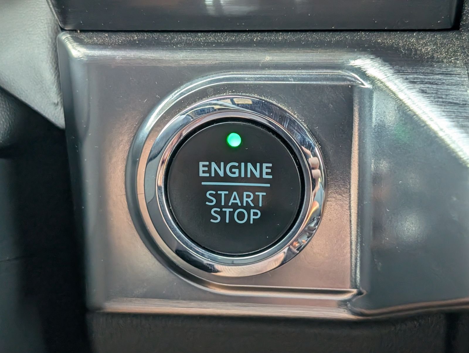 Used 2023 Oxford White Ford Lariat image 31