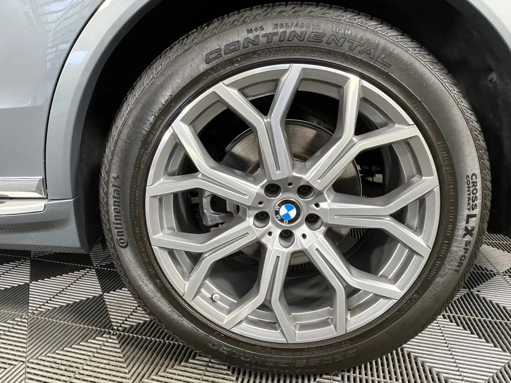 Used 2023 Skyscraper Grey Metallic BMW xDrive40i image 14