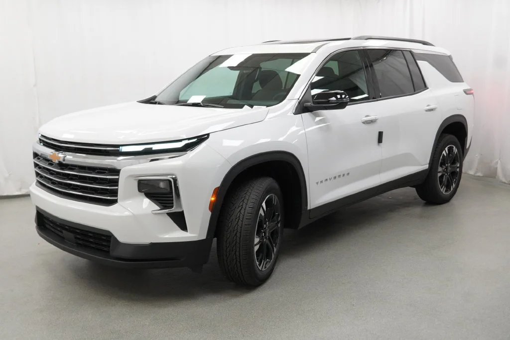 New 2027 Summit White Chevrolet LT image 19
