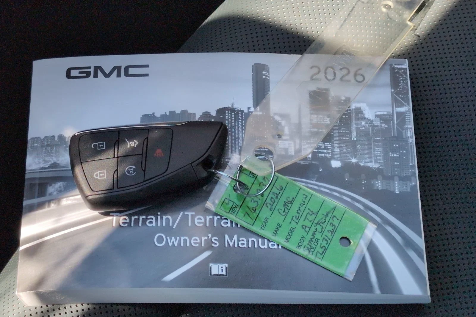 New 2026 Summit White GMC AT4 image 9