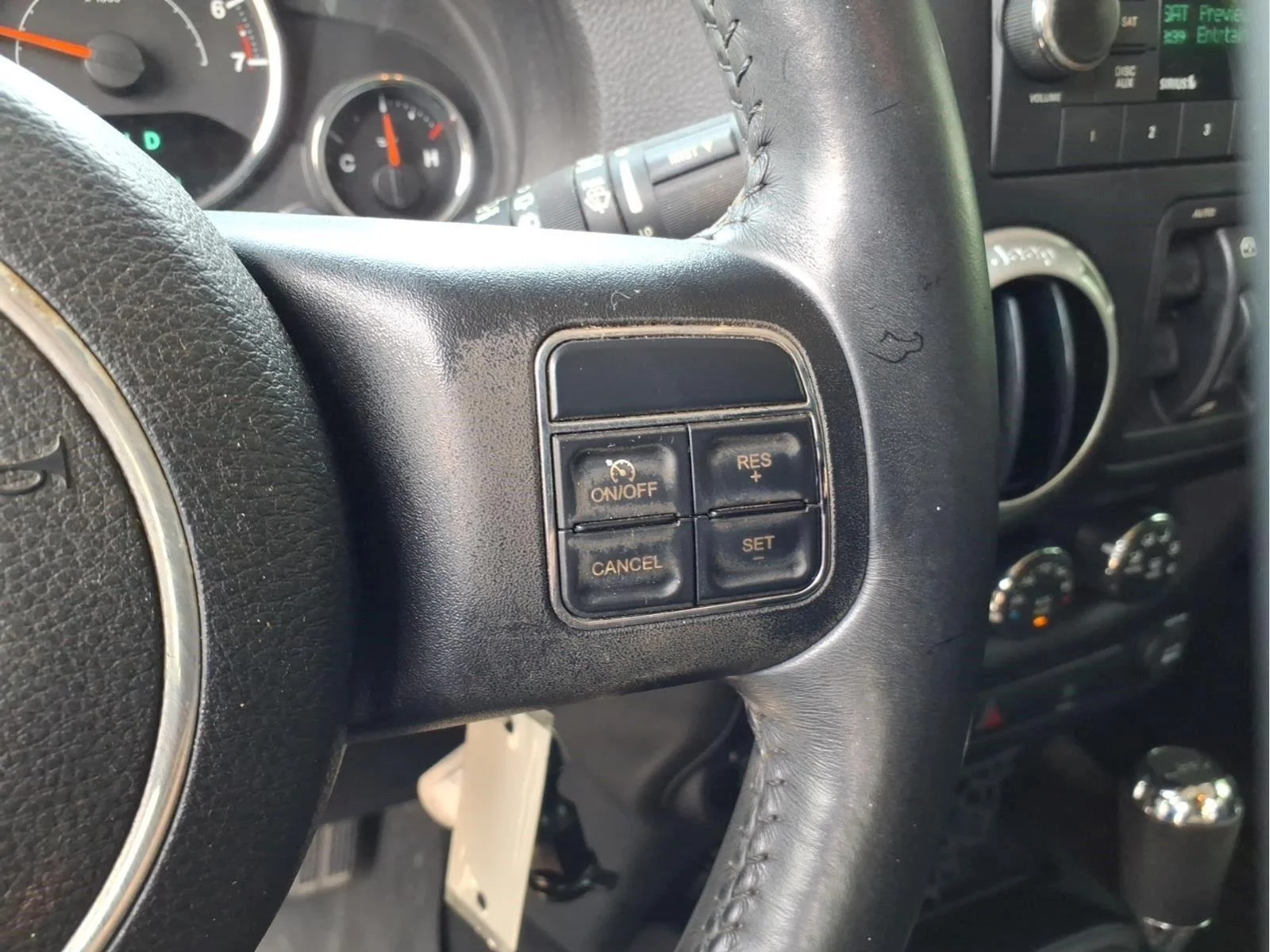 Used 2015 Black Jeep Sahara image 19