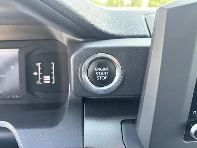 Used 2025 Silver Toyota SR5 image 39
