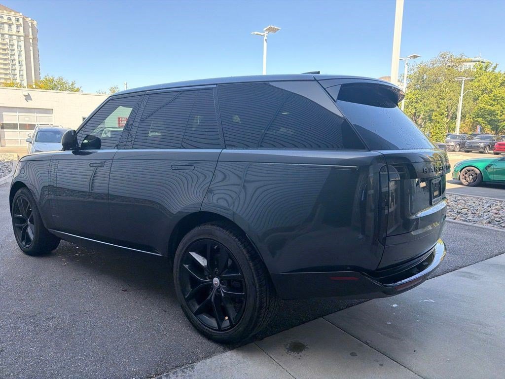 Used 2025 Carpathian Gray Premium Metallic Land Rover SE image 7