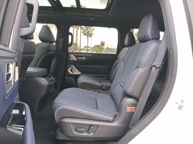 New 2026 2T RADIANT WHIT INFINITI Sport 4WD image 28