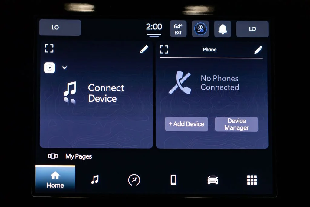 Used 2025 White Jeep Laredo image 14