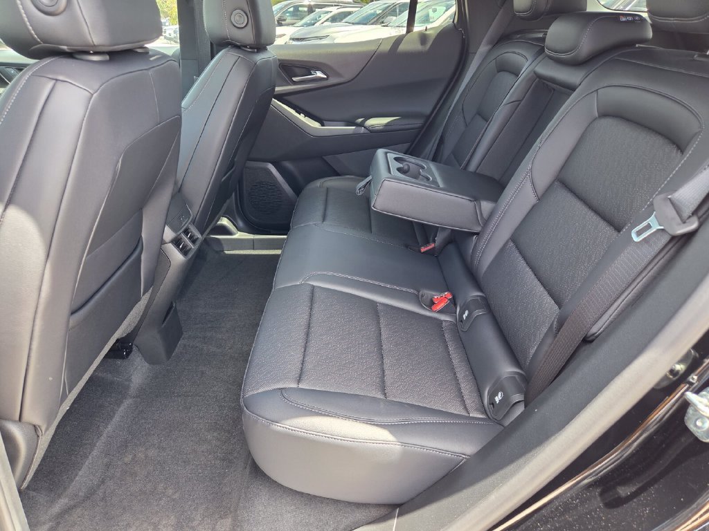 2027 Chevrolet Equinox LT - Photo 8