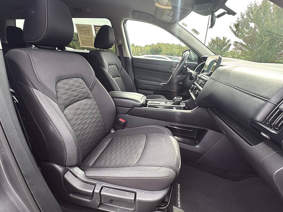 Used 2025 Super Black Nissan SV image 25