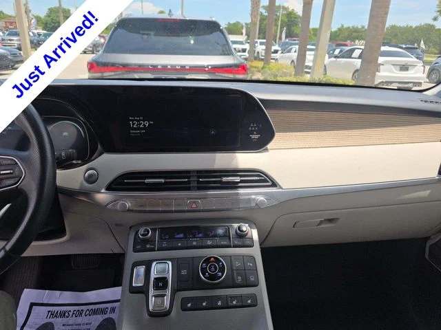 Used 2022 White Hyundai Calligraphy image 8