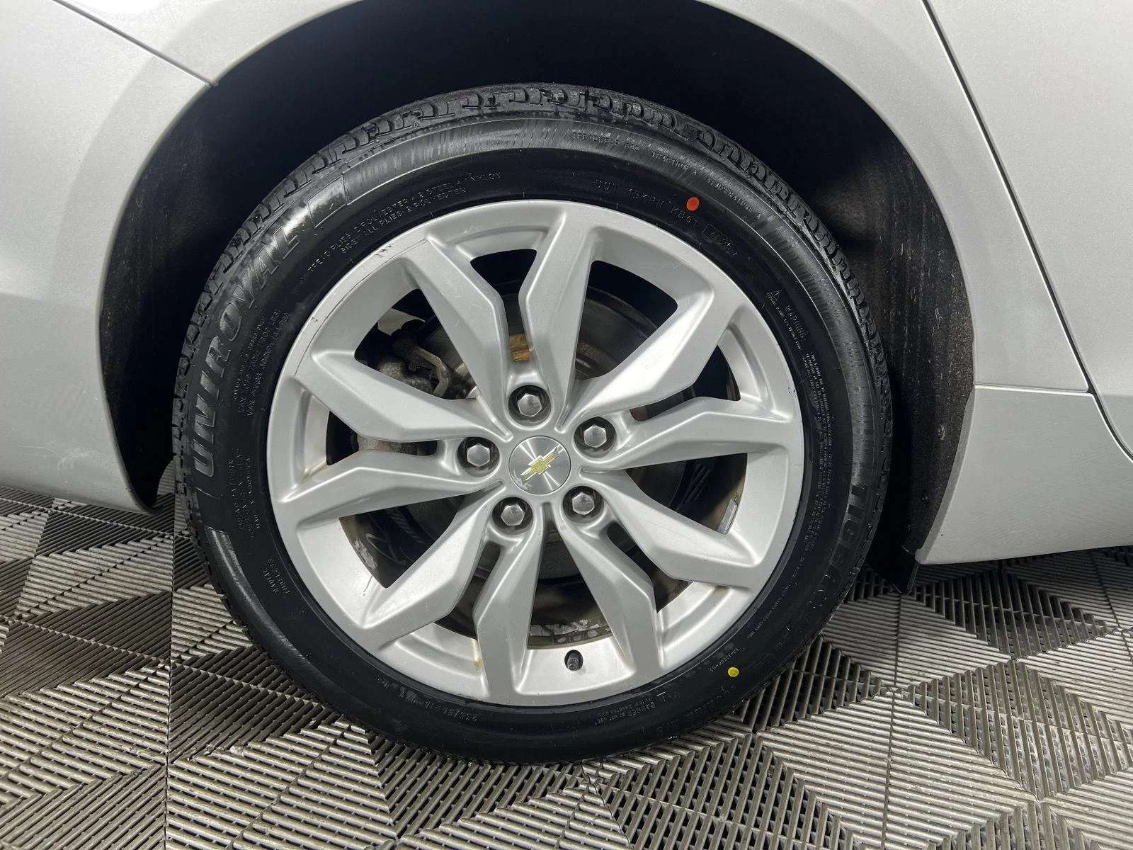 Used 2017 Silver Ice Metallic Chevrolet LT image 20