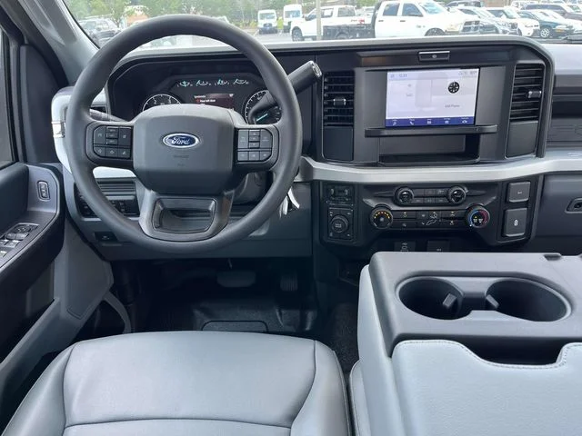 New 2026 Oxford White Ford XL image 9