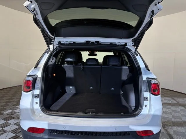 New 2026 White/off-white Jeep Limited image 10