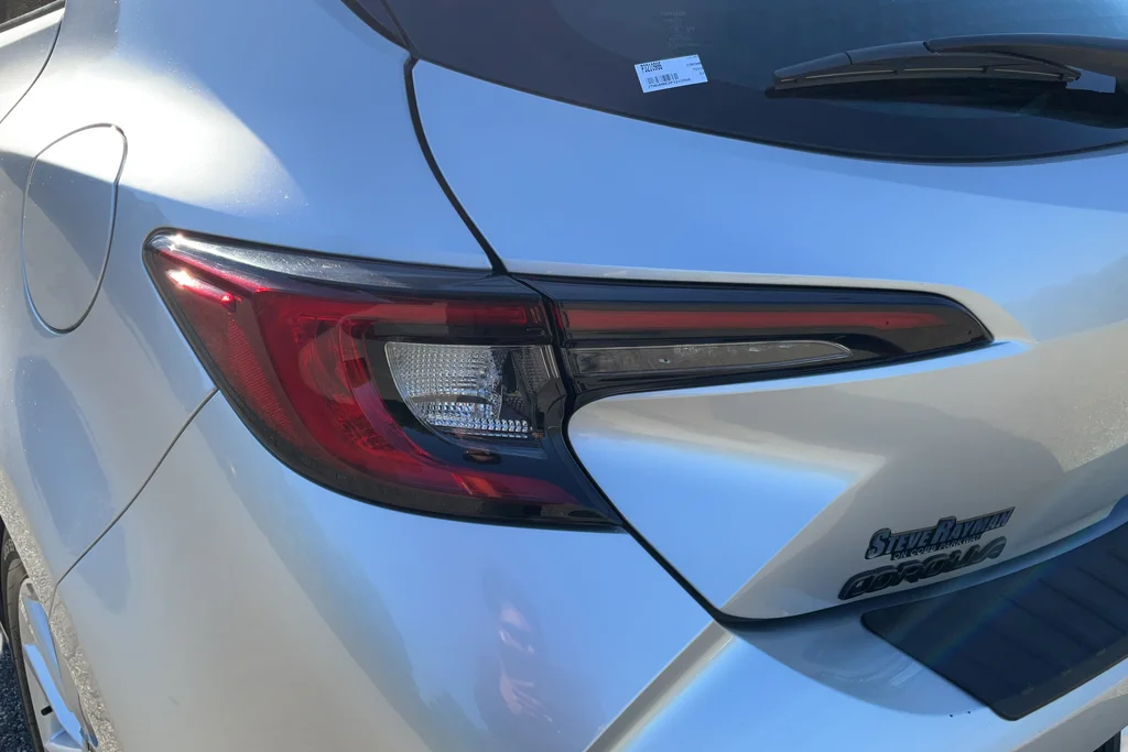 2023 Toyota Corolla Hatchback SE - Photo 27