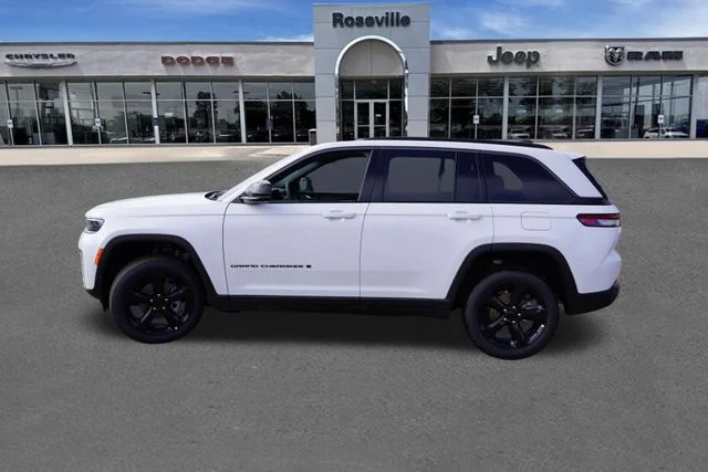 New 2026 Bright White Clear-Coat Exterior Paint Jeep Limited image 8