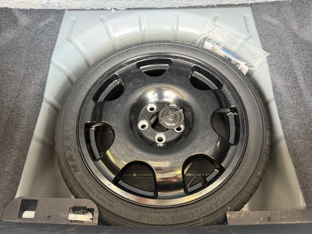 Used 2024 White Ford EcoBoost Premium image 26