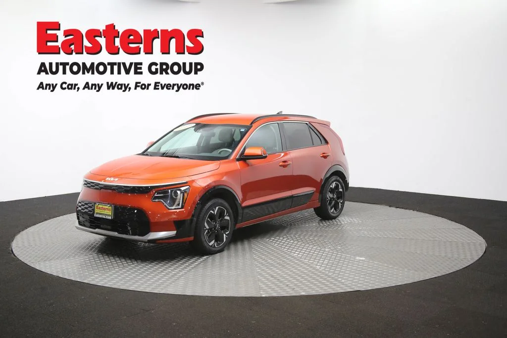 Used 2023 Red Kia Wind image 54