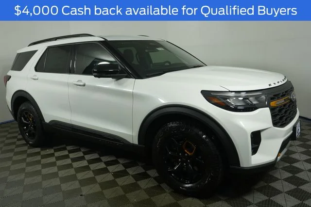 New 2026 Star White Metallic Tri-Coat Ford Tremor® image 2