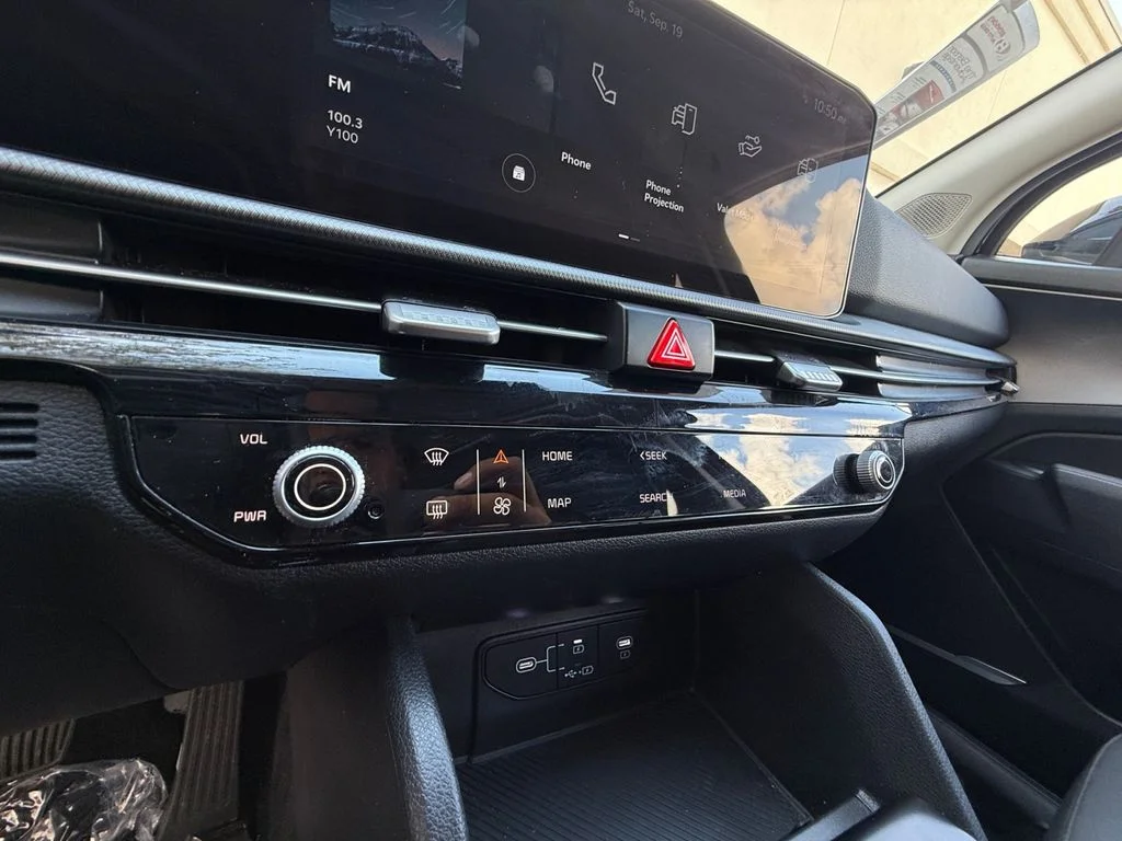 Used 2026 Black Kia LX image 23