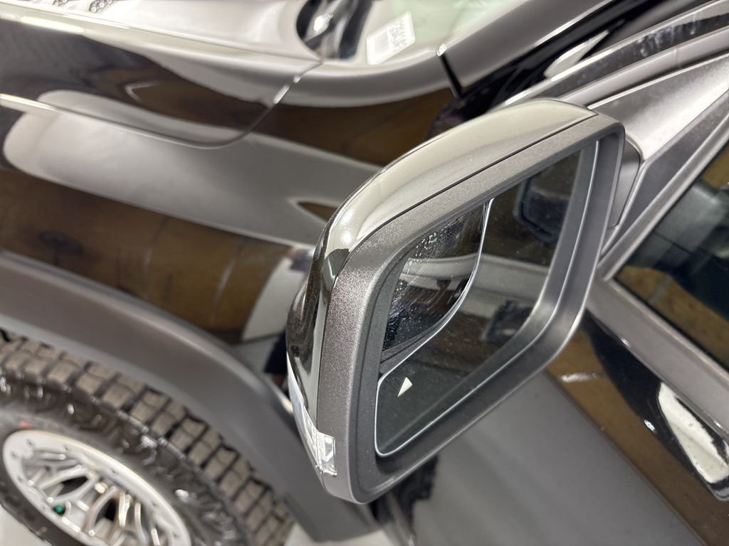 New 2026 Diamond Black Crystal Pearl-Coat Exterior Paint RAM RHO image 23