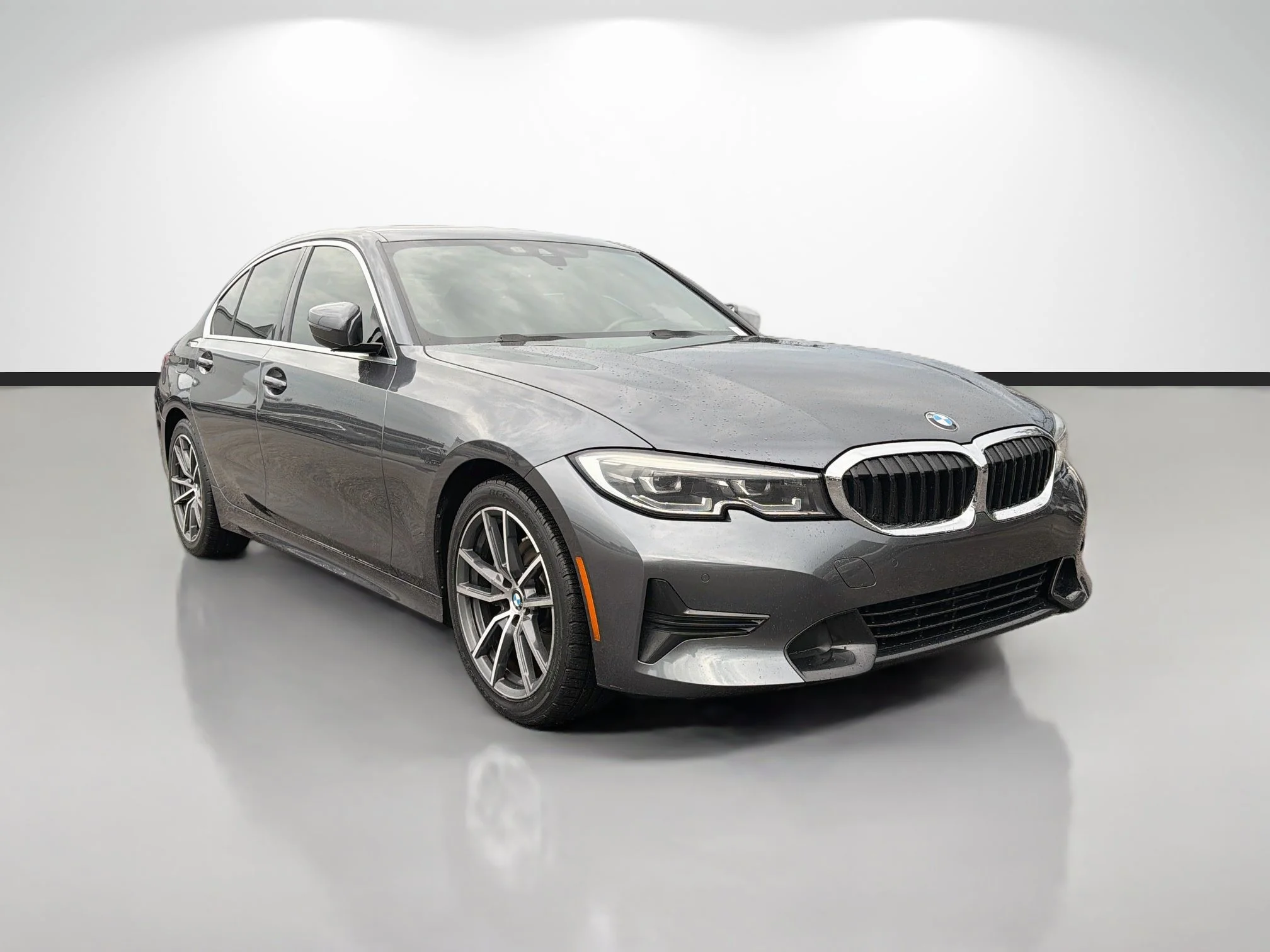 Used 2022 Mineral Grey Metallic BMW 330i image 1