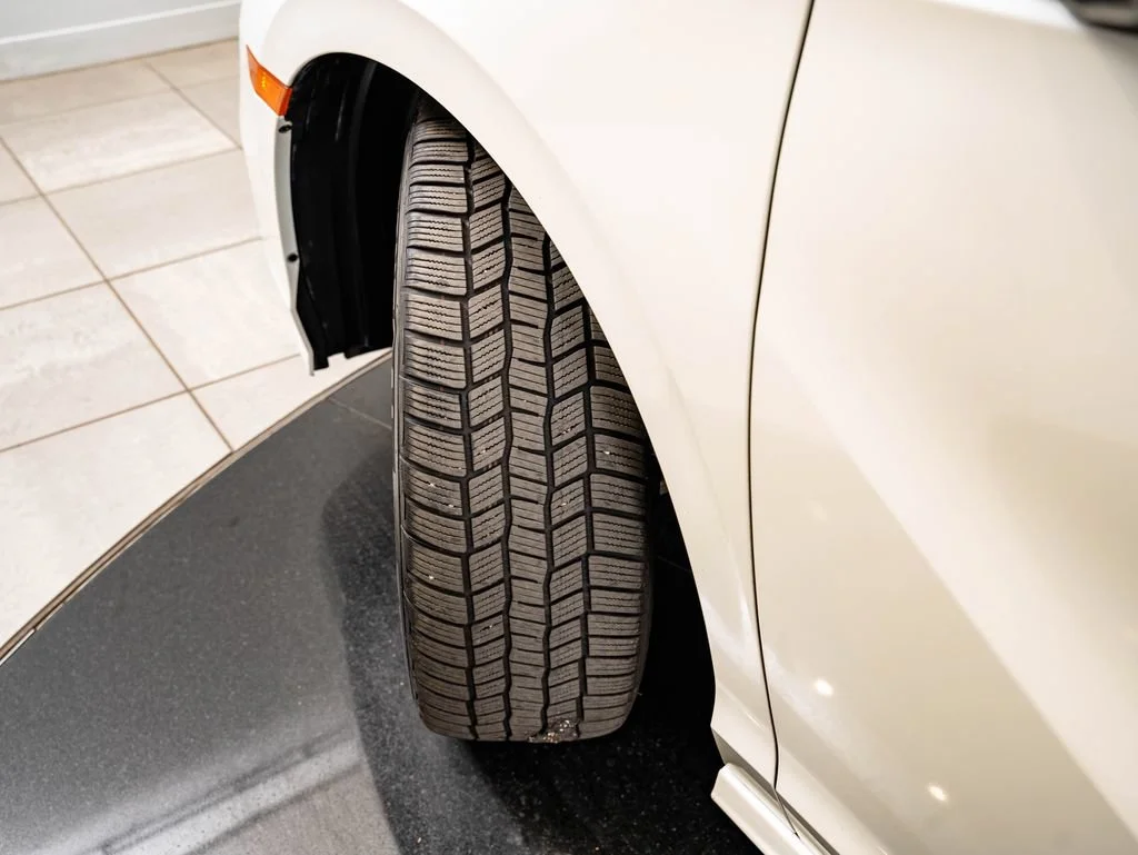Used 2019 White Diamond Pearl Honda Elite image 59