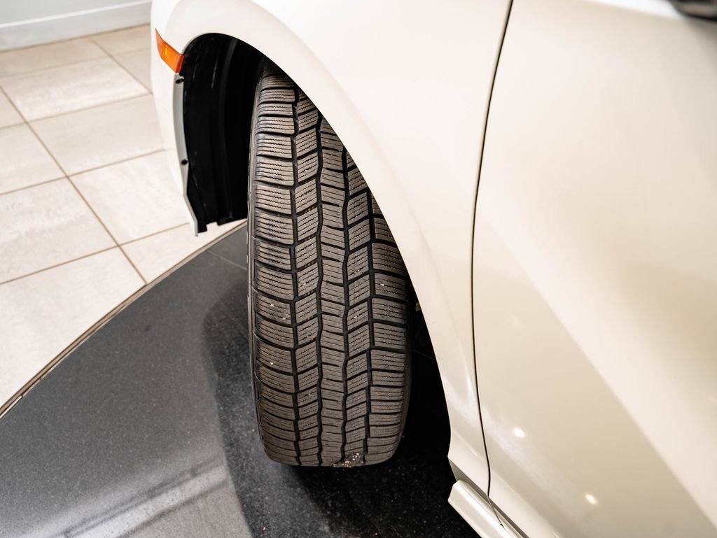 Used 2019 White Diamond Pearl Honda Elite image 59