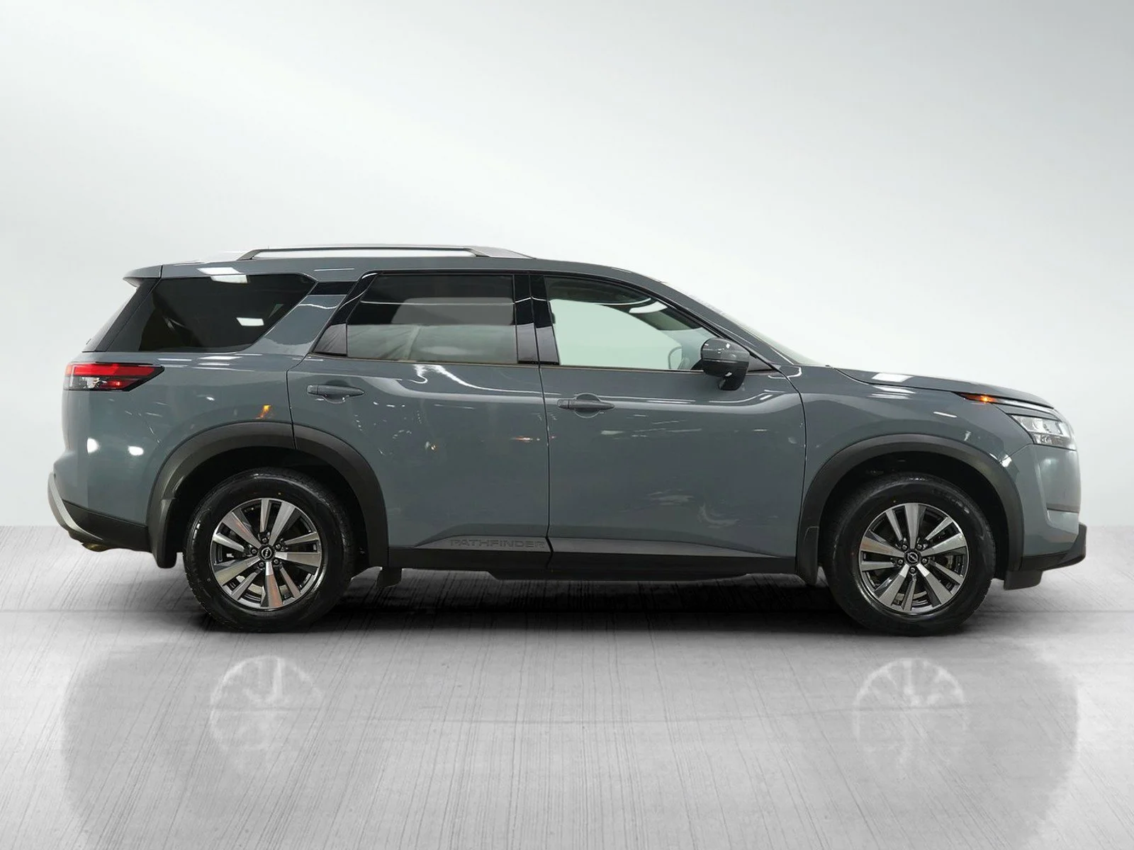 Used 2024 Boulder Gray Pearl Nissan SL image 6