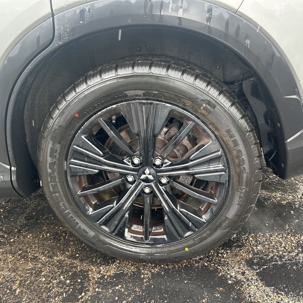 Used 2022 Silver Mitsubishi LE image 6