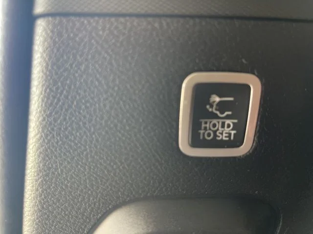 New 2026 High Gloss Black Exterior Paint Jeep Limited Altitude image 15