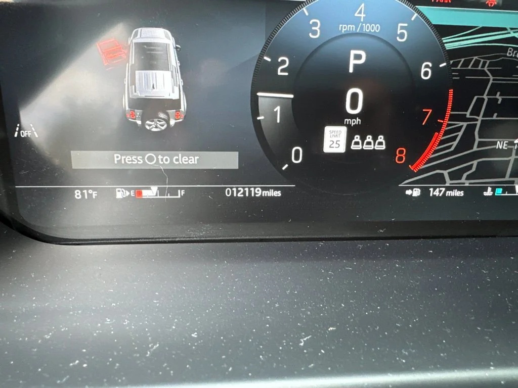 Used 2025 Gray Land Rover OCTA image 9
