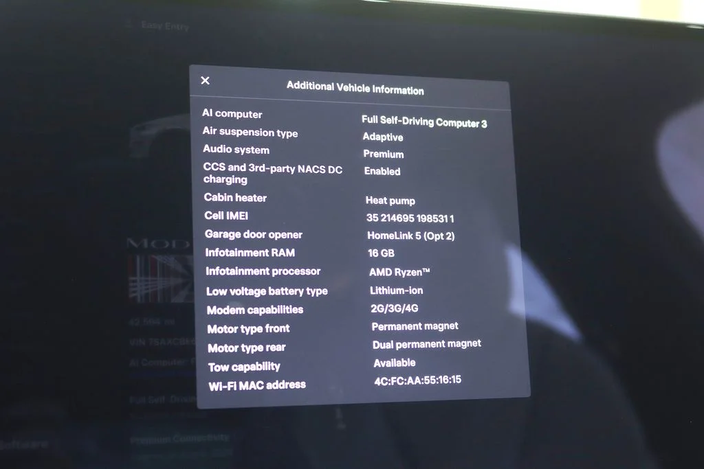 Used 2022  Tesla Plaid image 26