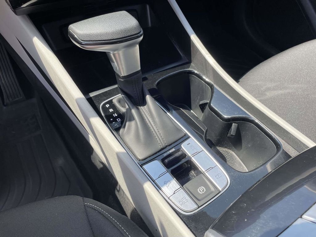 Used 2024 Red Hyundai SE image 20