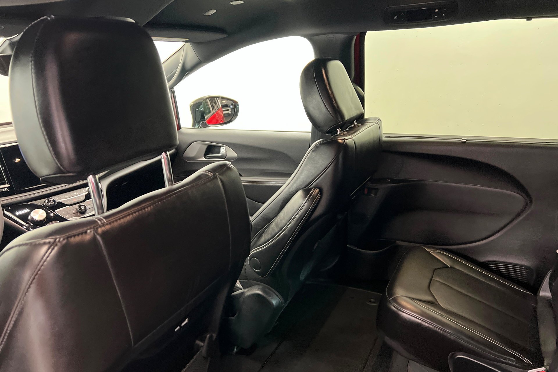 2027 Chrysler Pacifica Select - Photo 19
