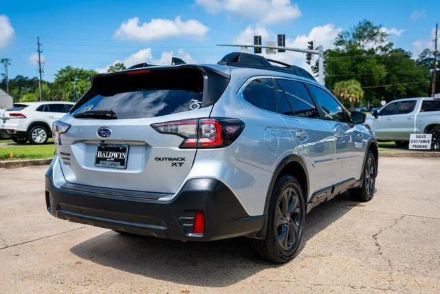 Used 2021 Ice Silver Metallic Subaru Onyx Edition XT image 18