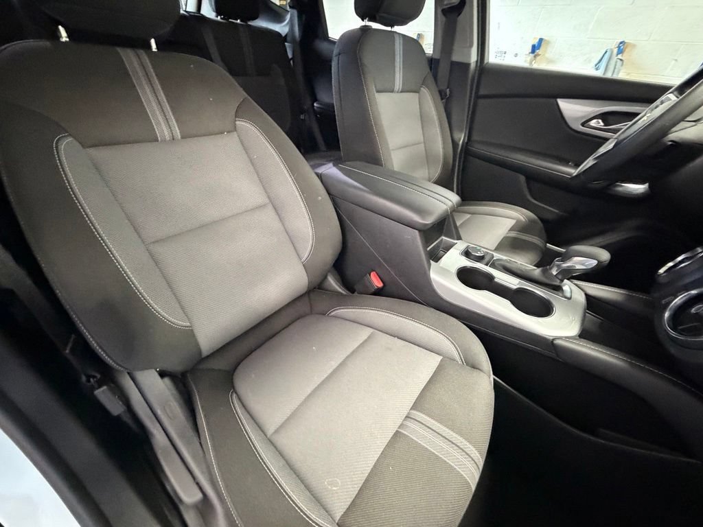 Used 2025 Summit White Chevrolet 2LT image 44