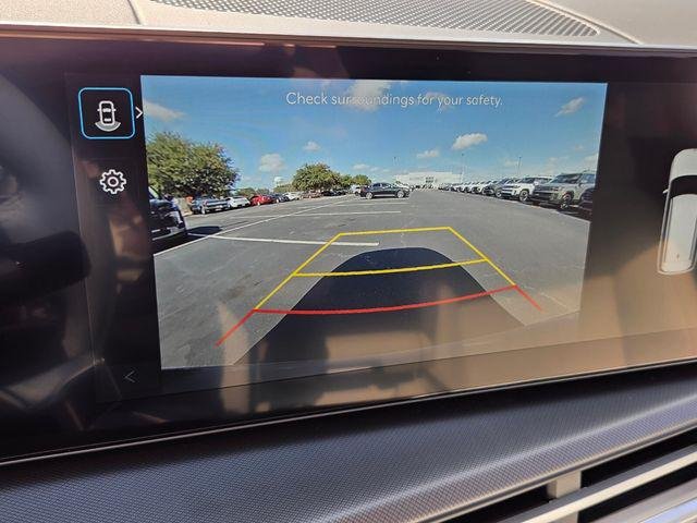 New 2027 Gray Hyundai SEL FWD image 22