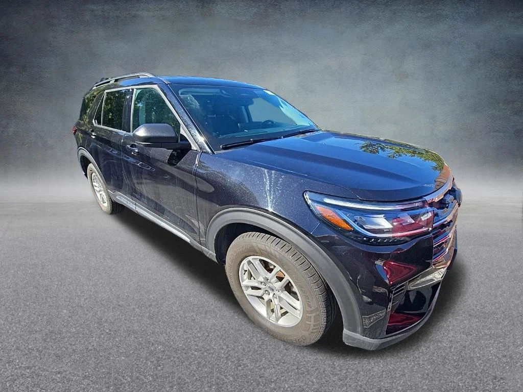 Used 2025 Black Ford Active image 11