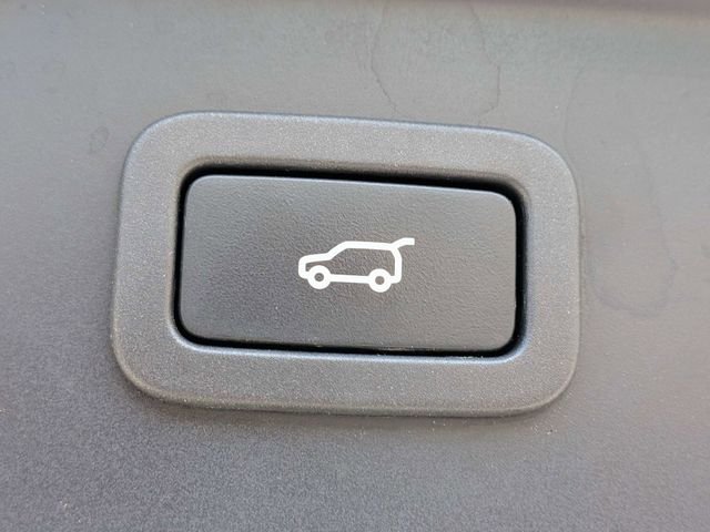 Used 2021 Black Land Rover R-Dynamic HSE image 14