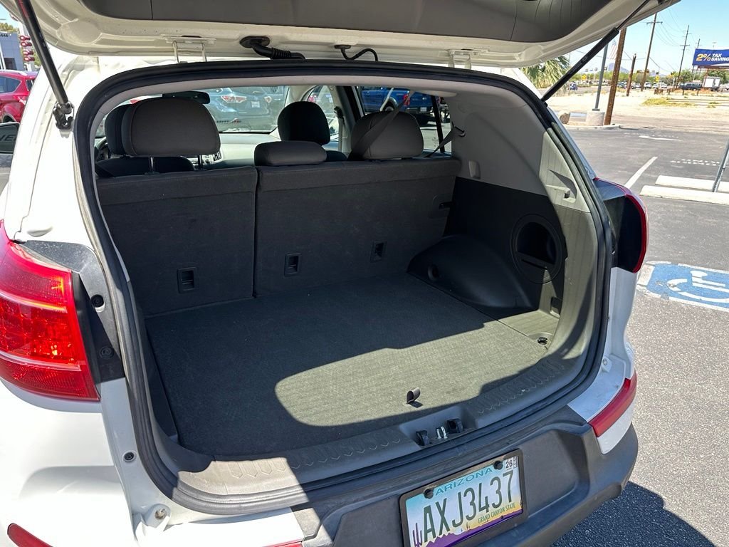 Used 2012 White Kia LX image 14