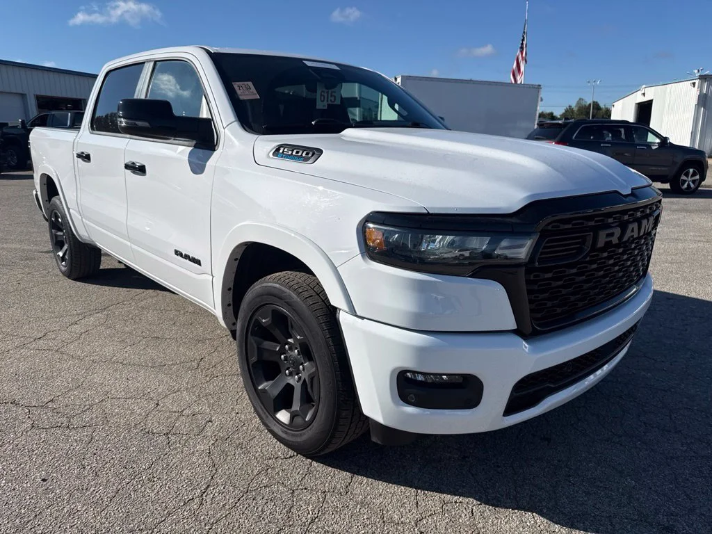 Used 2025 White Ram Big Horn/Lone Star image 7